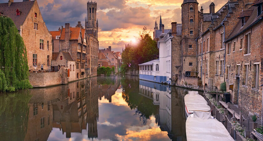 İzmir Çıkışlı Sevgililer Gününe Özel Romantik Brügge - Paris Turu