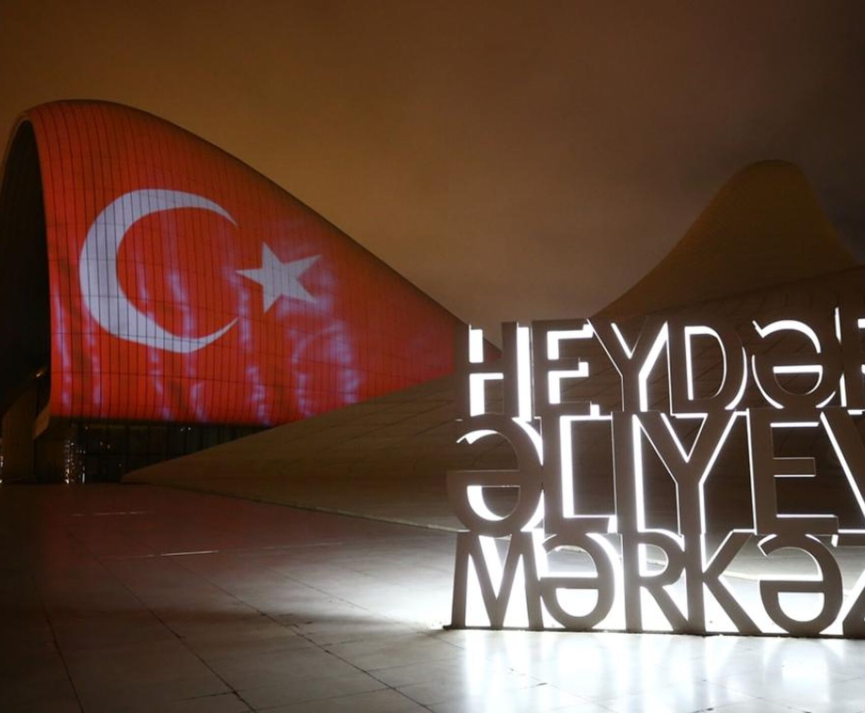 ANTALYA'DAN DİREKT UÇUŞLU BAKÜ  AZERBAYCAN