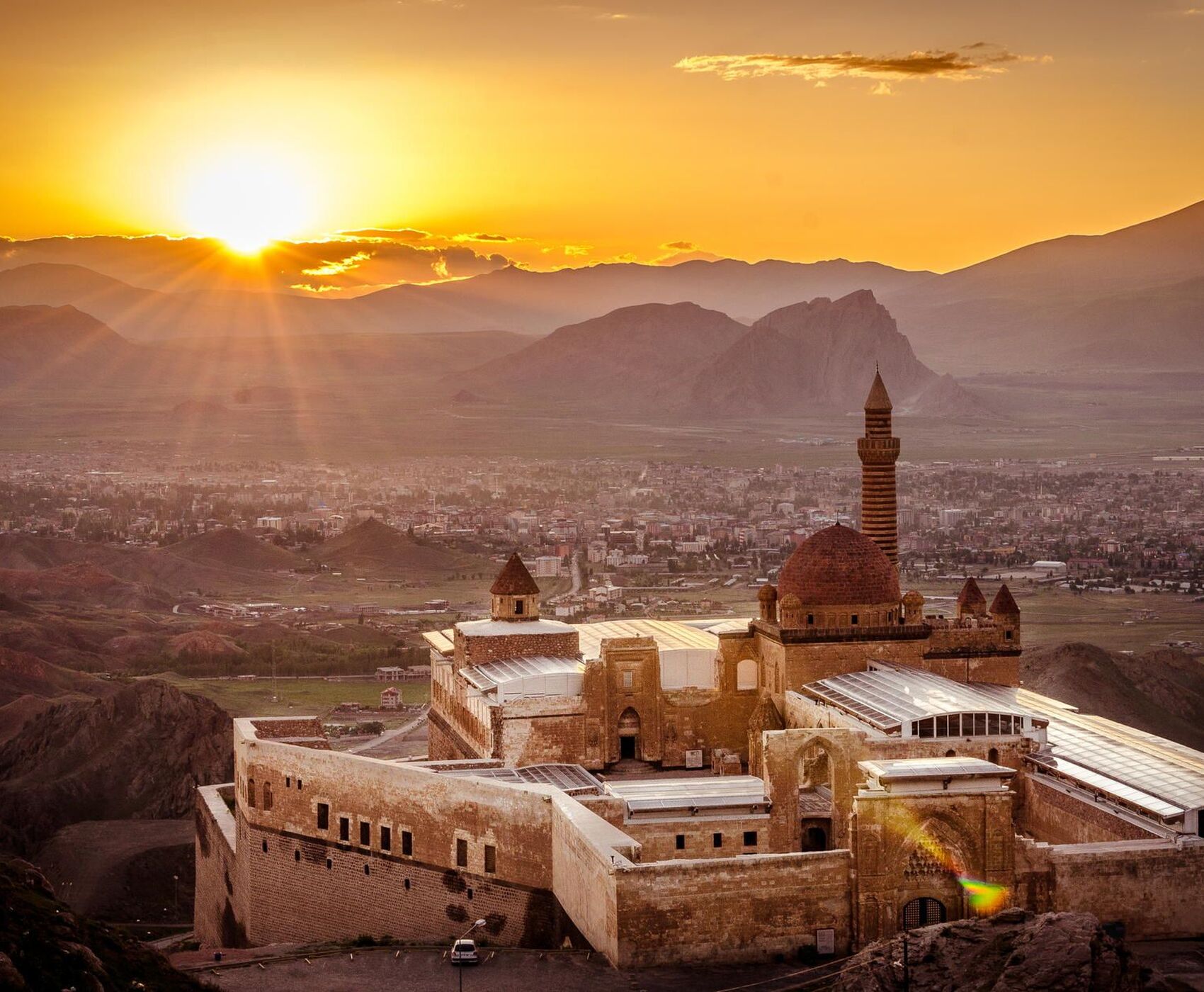 ANTALYA'DAN DİREKT UÇAKLI VAN KARS  & PERU GÖKKUŞAĞI TEPELERİ DEĞİL ERZURUM GÖKKUŞAĞI TEPELERİ